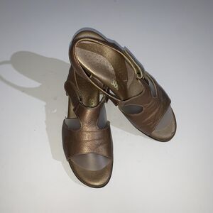 SAS Tripad Sandals Womens Size 8.5 Narrow Brown Leather Slingback Block Heel